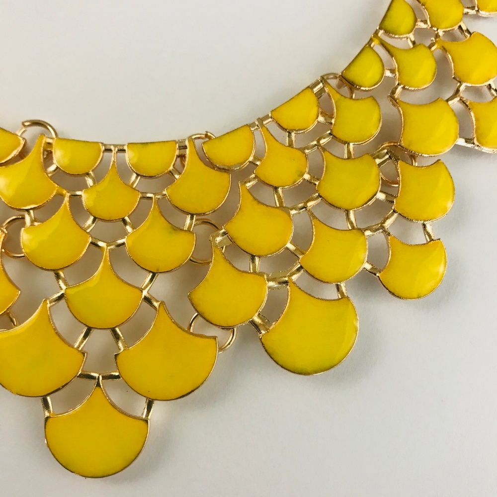 Yellow Statement Necklace Bib Teardrop Chunky - Picture 3 of 3